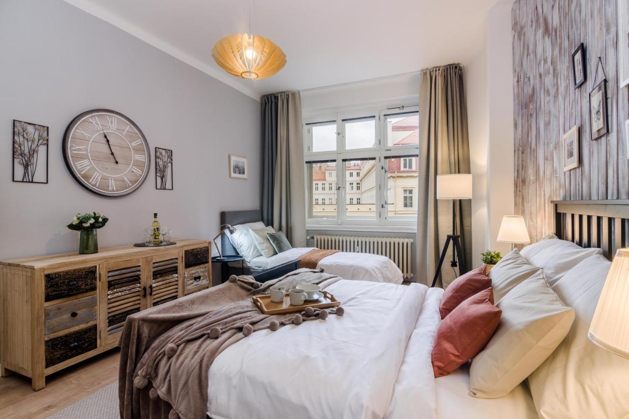 Apt In Prague Charles Bridge 1Km By Michal&Friends Buitenkant foto