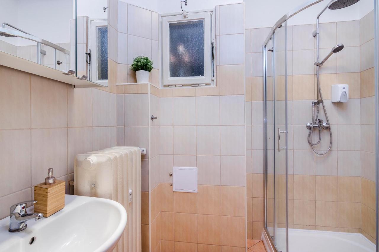 Apt In Prague Charles Bridge 1Km By Michal&Friends Buitenkant foto