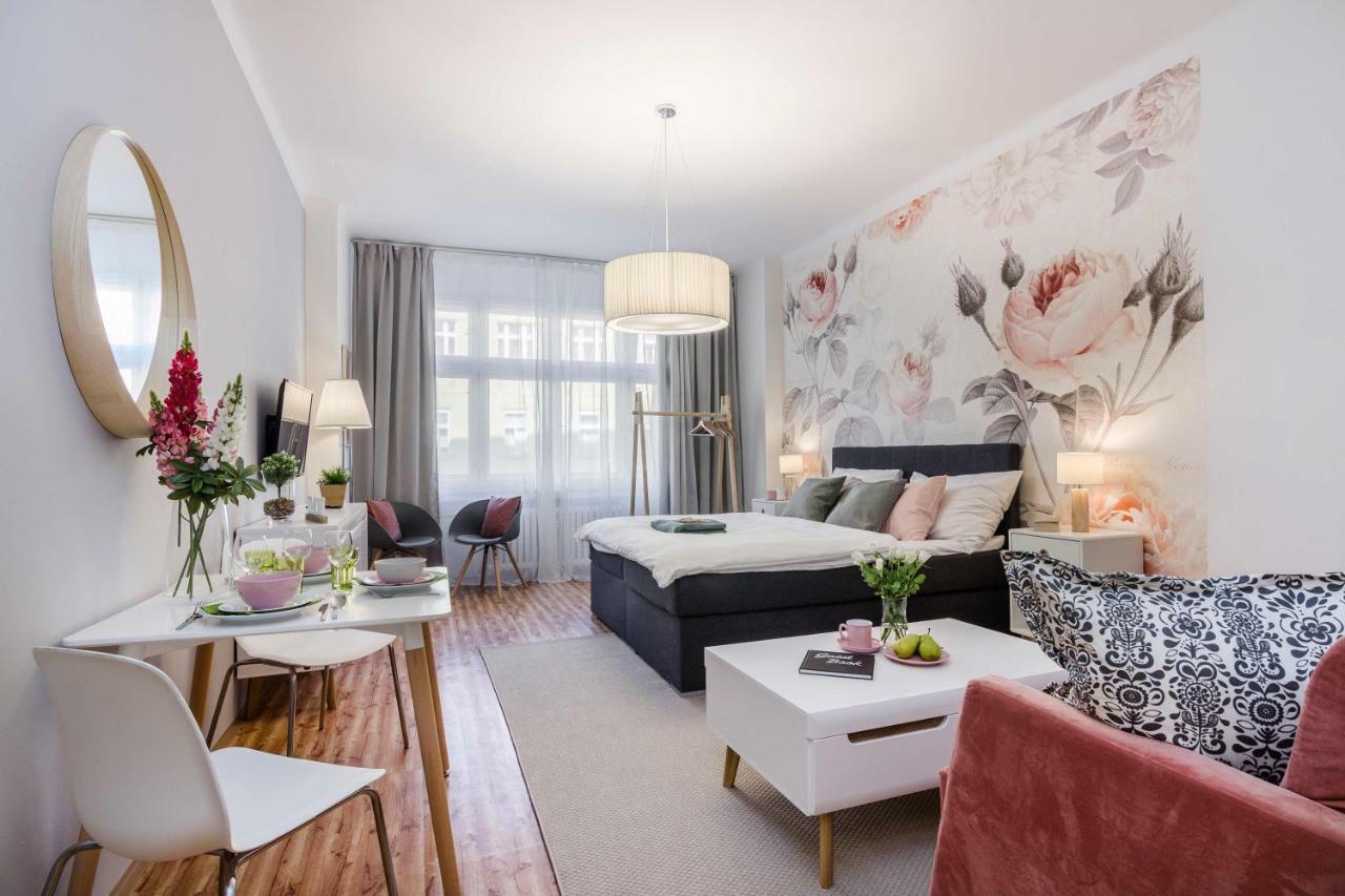 Apt In Prague Charles Bridge 1Km By Michal&Friends Buitenkant foto