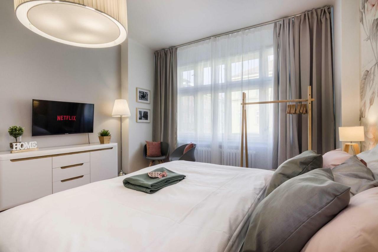 Apt In Prague Charles Bridge 1Km By Michal&Friends Buitenkant foto