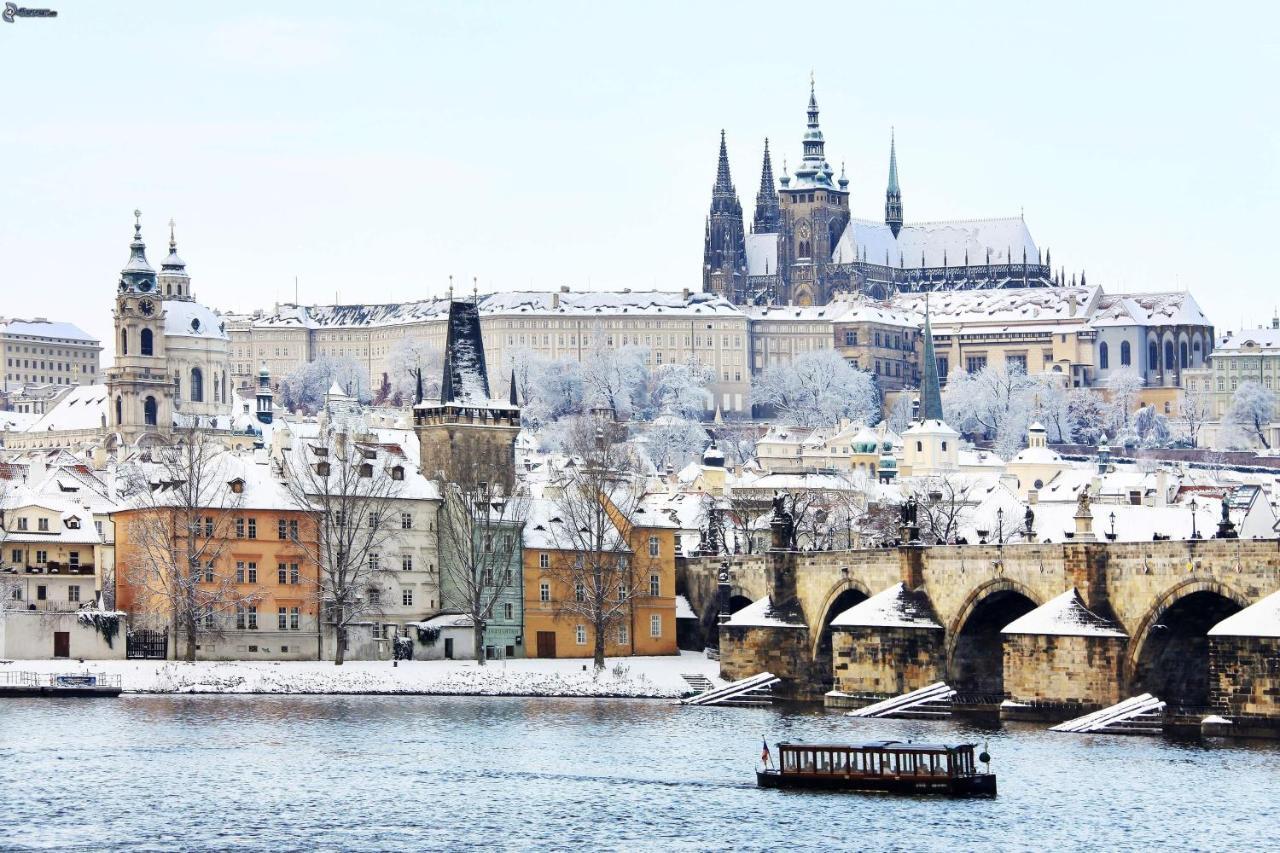 Apt In Prague Charles Bridge 1Km By Michal&Friends Buitenkant foto